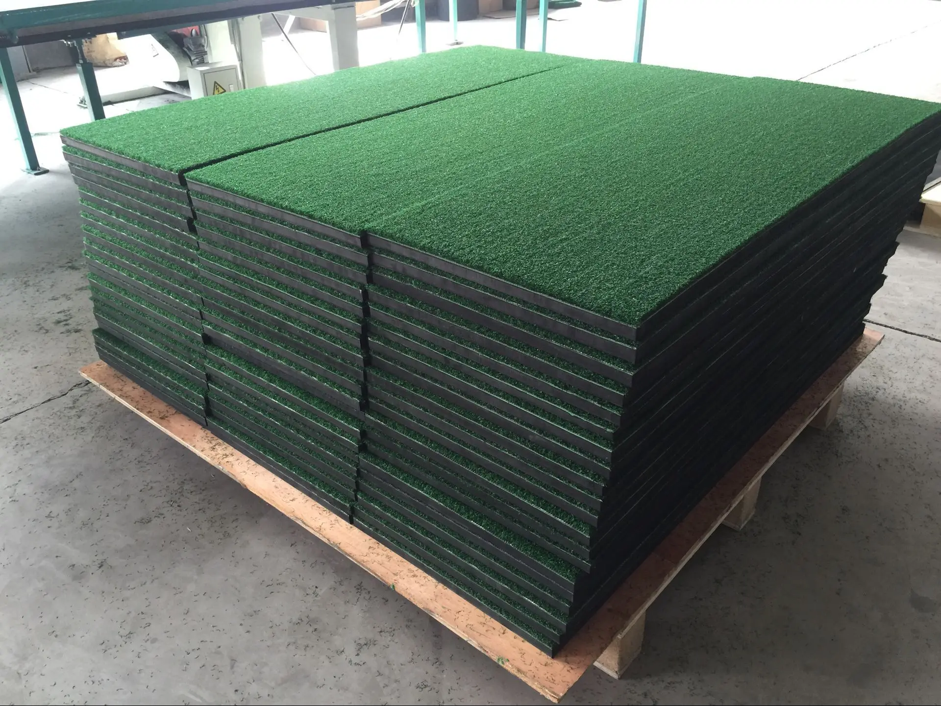 Golf Mat 5' X 5' Heavy Duty Antiskiding Premium Commercial Nylon Turf