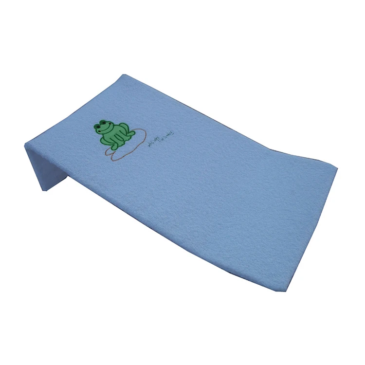 summer baby bath support