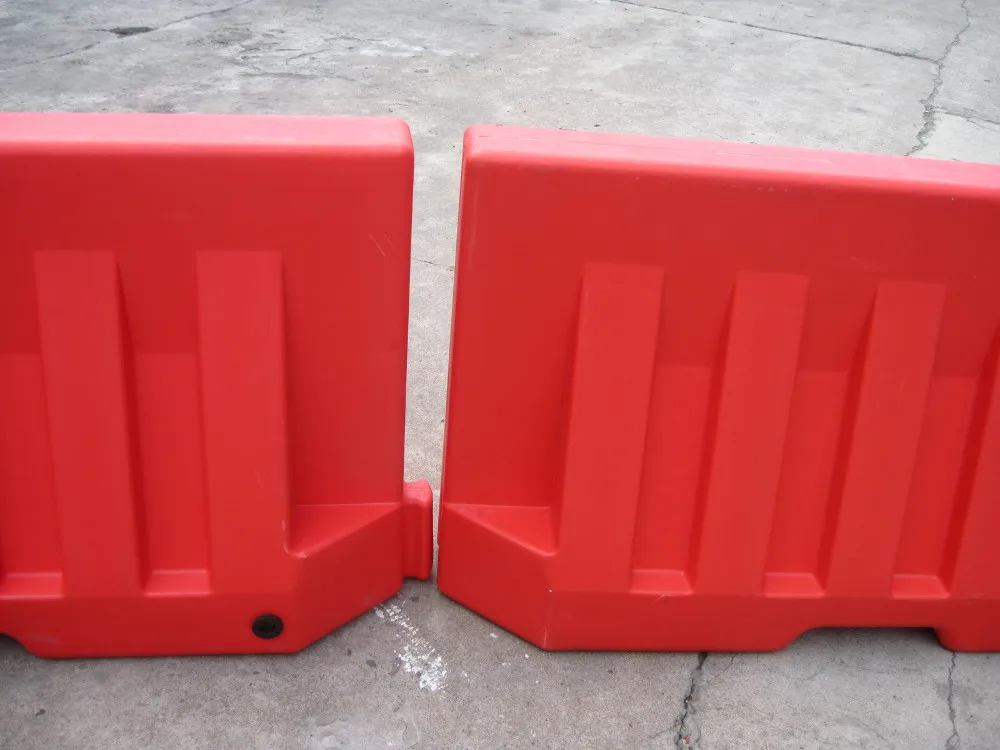 Portable Plastic Water Filled Jersey Barriers With Fence For Traffic ...