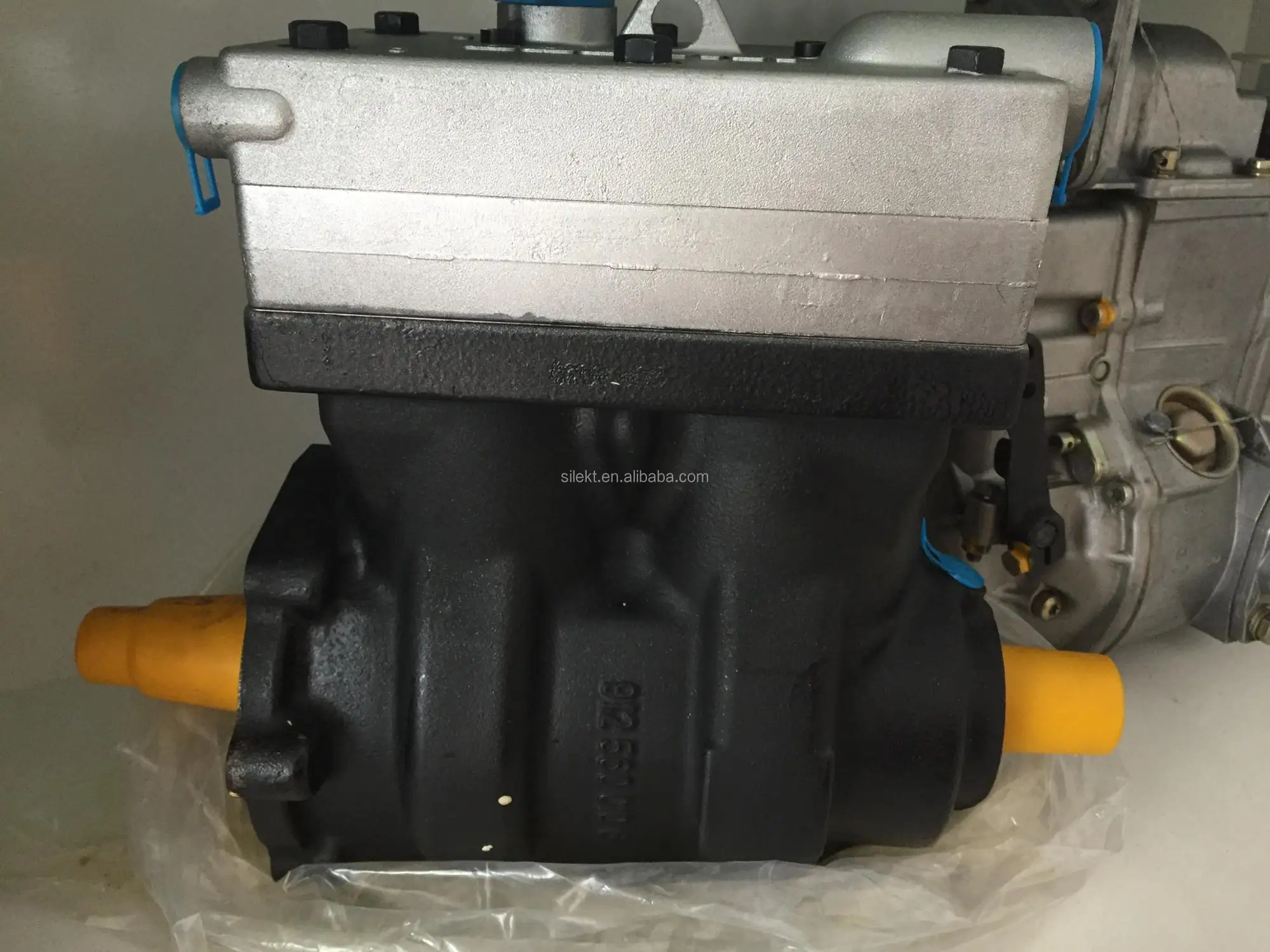 Howo Air Compressor 9125600106 Howo 371 Parts Sinotruk Howo Trucks