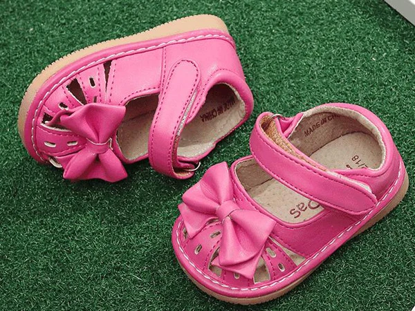 防滑空心女孩吱吱鞋与弓在夏季