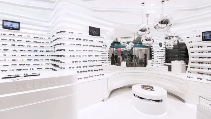 Rivoli-EyeZone-Stores-by-Labor-Weltenbau-UAE-05.jpg