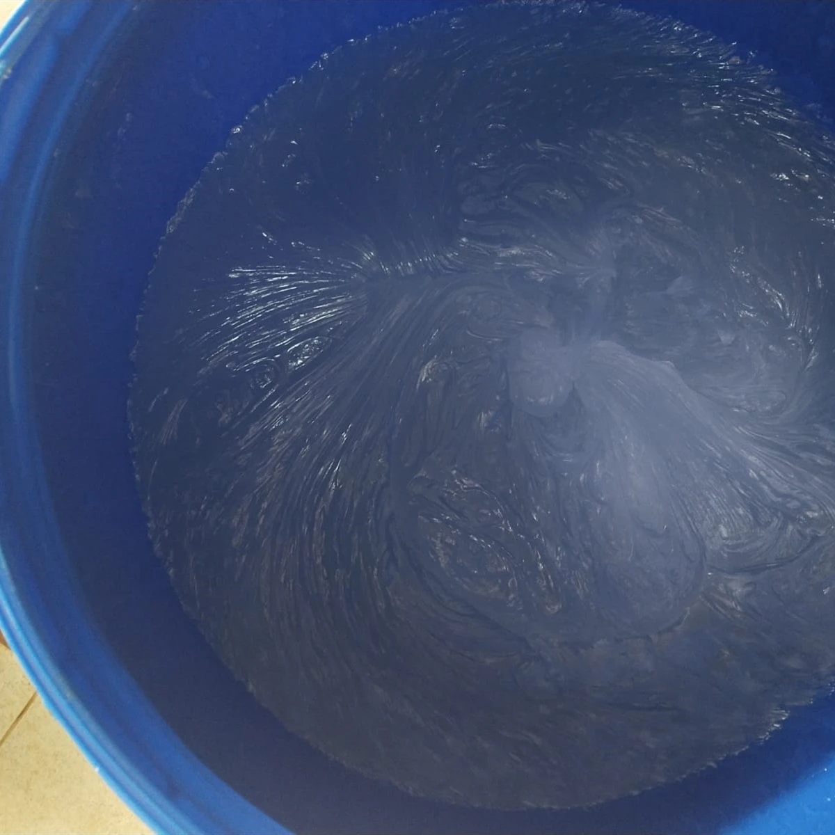 AES / SLES Sodium lauryl éther sulfate facile à dissoudre dans l'eau 70% pureté 170kg emballage
