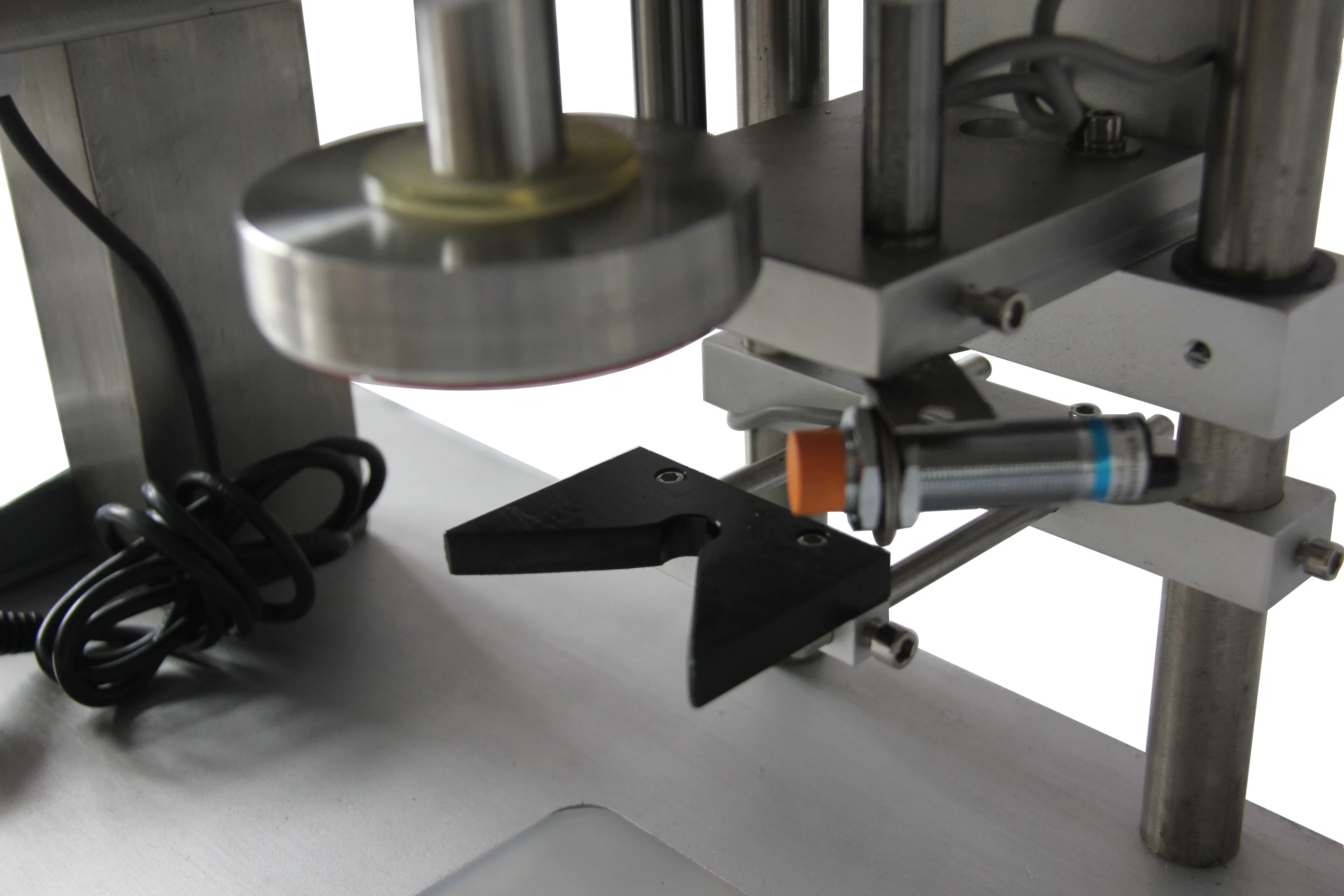 Bx50 Pneumatic Glass Jar Cap Sealer Bottle Capping Machine For Metal