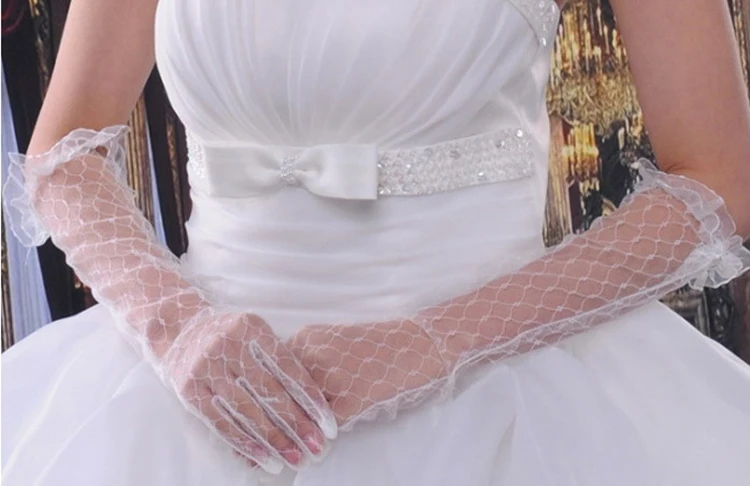 bride gloves (1).jpg