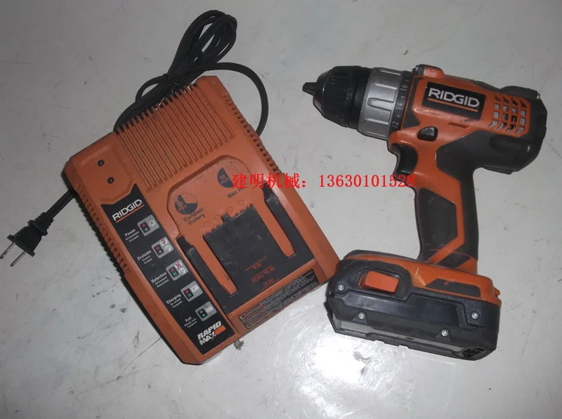 Amazon.com: Ridgid 18V Bluetooth 9.0Ah Batería de iones de litio Kit de  arranque con cargador AC801 : Herramientas y Mejoras del Hogar