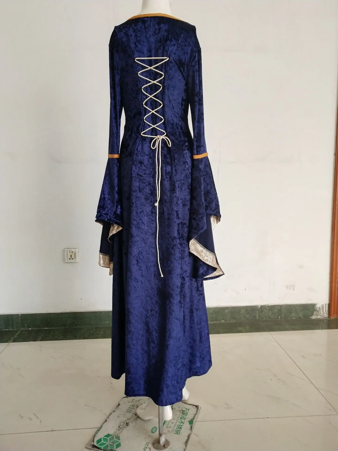 medieval costume-blue.jpg