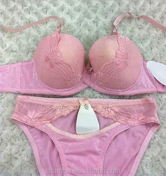 lenceria de encaje color rosa