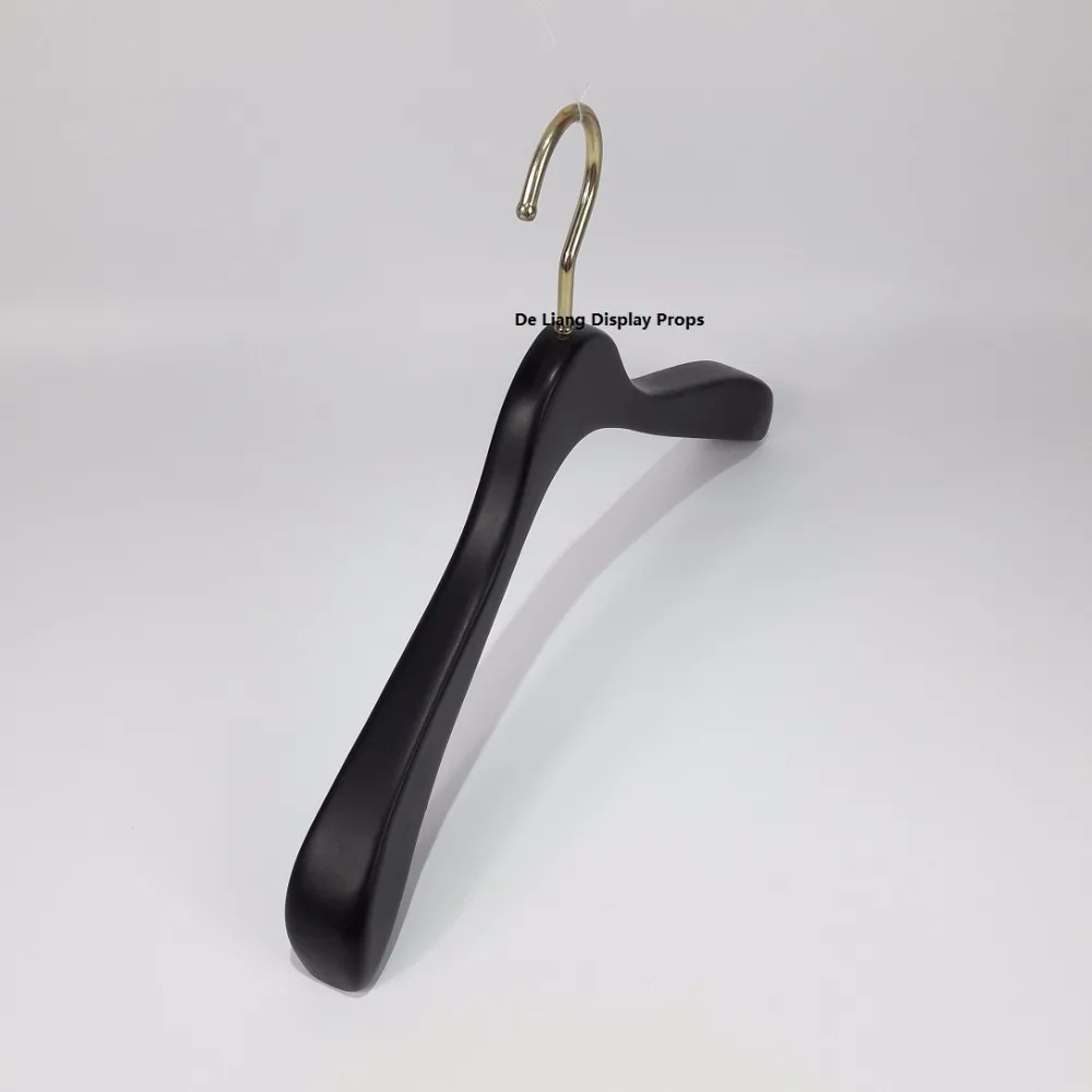 Dl442 Balck Wooden Hanger Antique Gold Round Hook Good Quality Coat