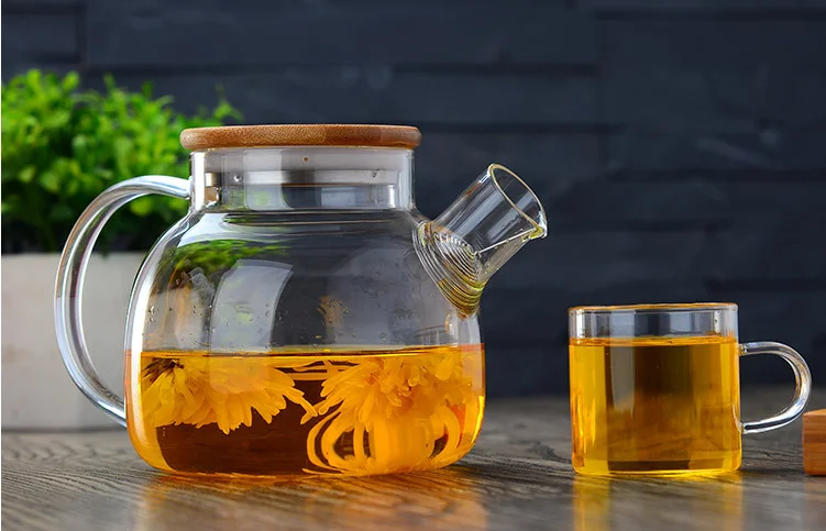 HotCold Borosilicate Glass 33 Ounce Pitcher With Stainless Steel Lid 8.png