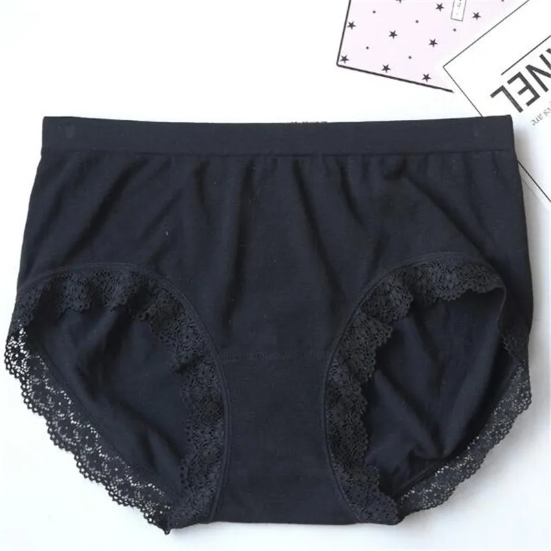 Young Lady Brief Soft Pure Cotton Underwear with Laces