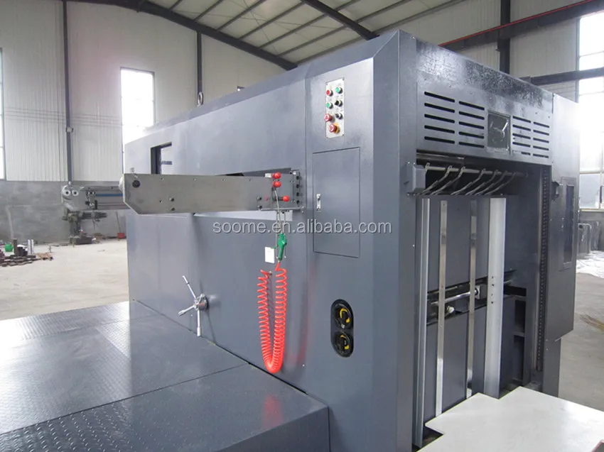 automatic flat diecutting.JPG