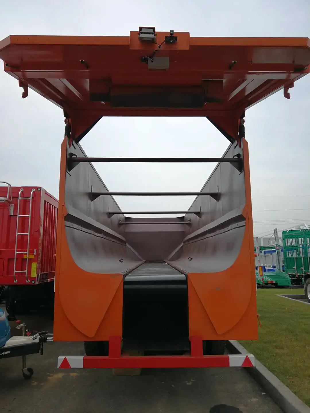Latest Model Conveyor Belt Dump Trailer Semitrailer Truck Trailer