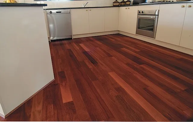 清漆12毫米耐磨层澳大利亚jarrah木材工程地板