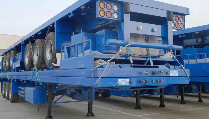 40 英尺平甲板集装箱拖车平板卡车集装箱运输半挂车出售