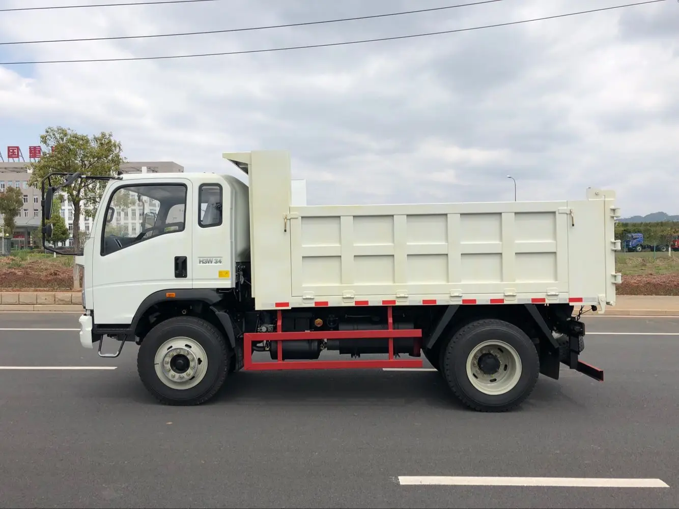10t tipper truck (1).jpg