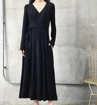 vestido longo preto de manga comprida