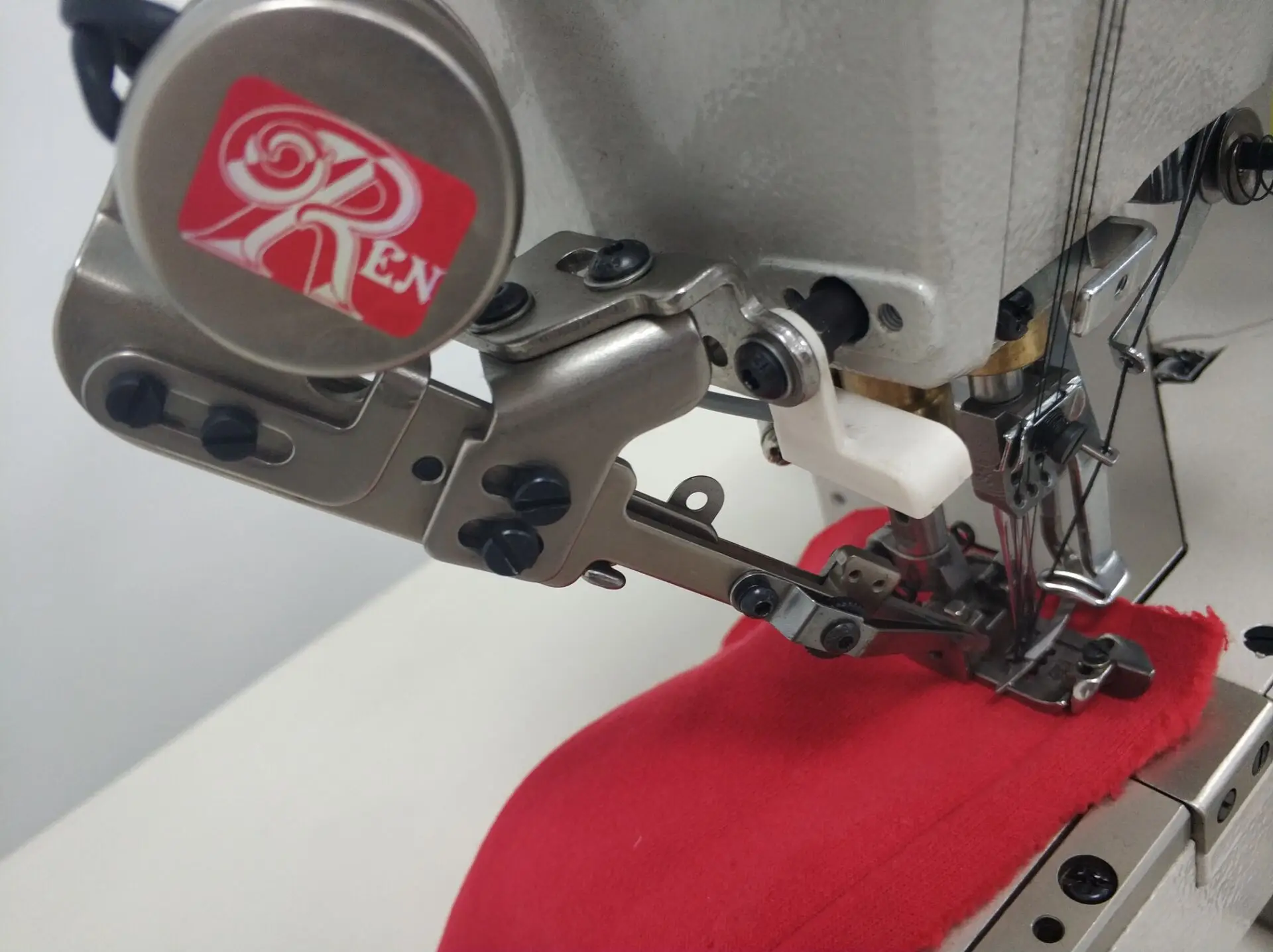 export to india Online after-sales service automatic cut line interlock sewing machine