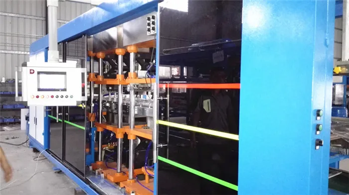 thermoforming machine03.jpg