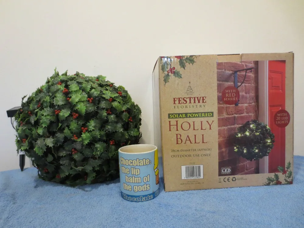 Christmas Decoration 28cm Solar Holly Berry Topiary Ball With 20 Led Lights 