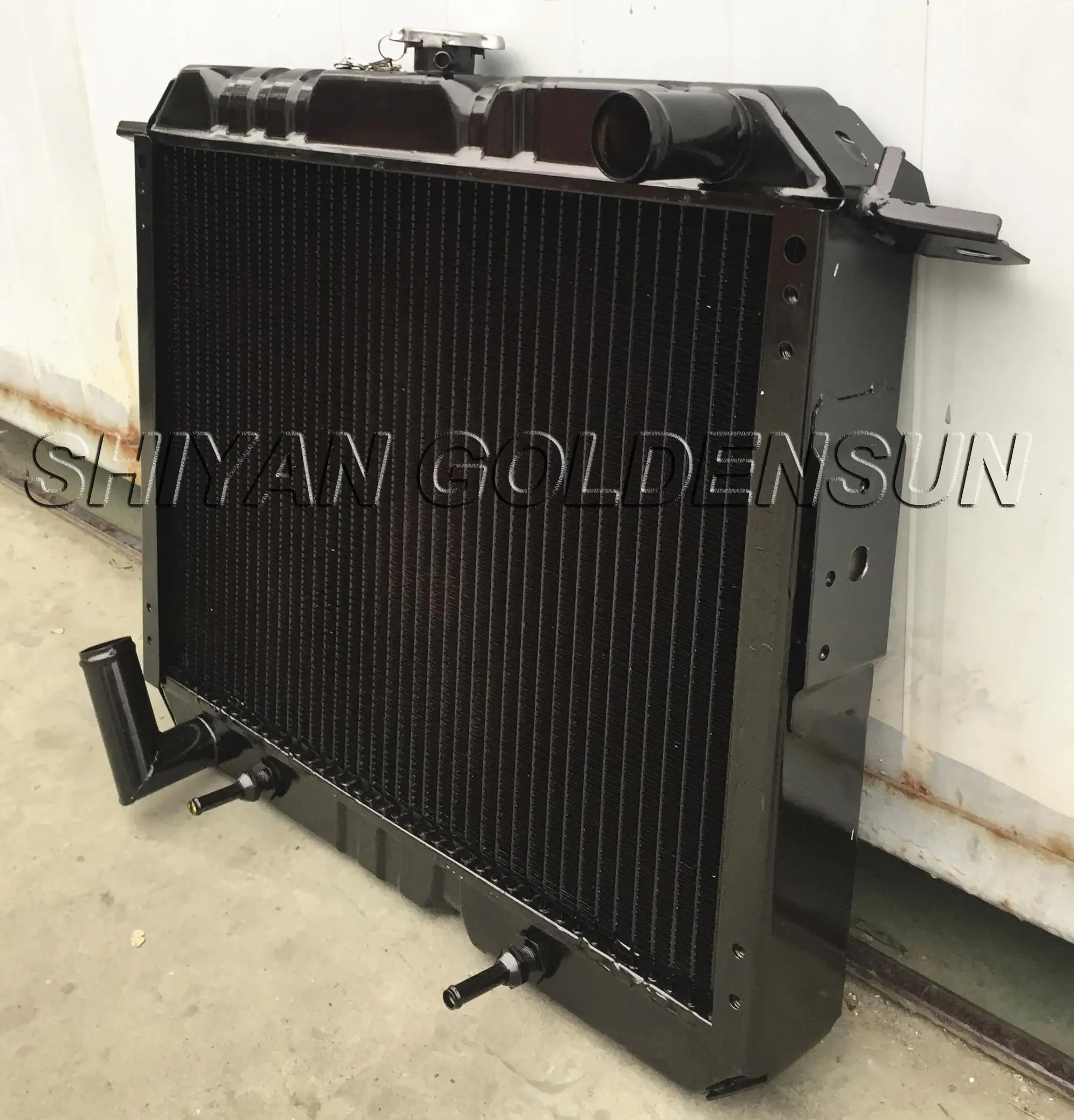 276d Radiator TD27 Radiator - Efficient Cooling for NISSAN TRUCK URVAN