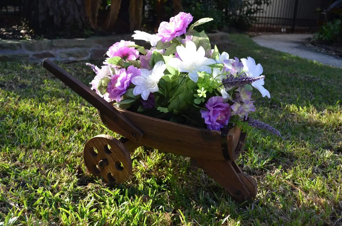 childs wooden wheelbarrow