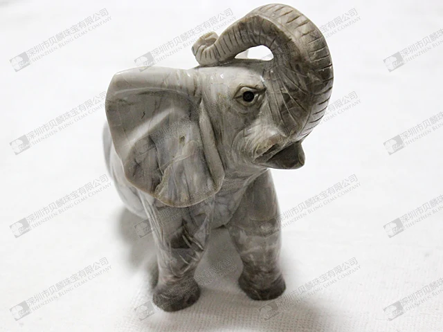 Gemstone elephant for home decorations.jpg