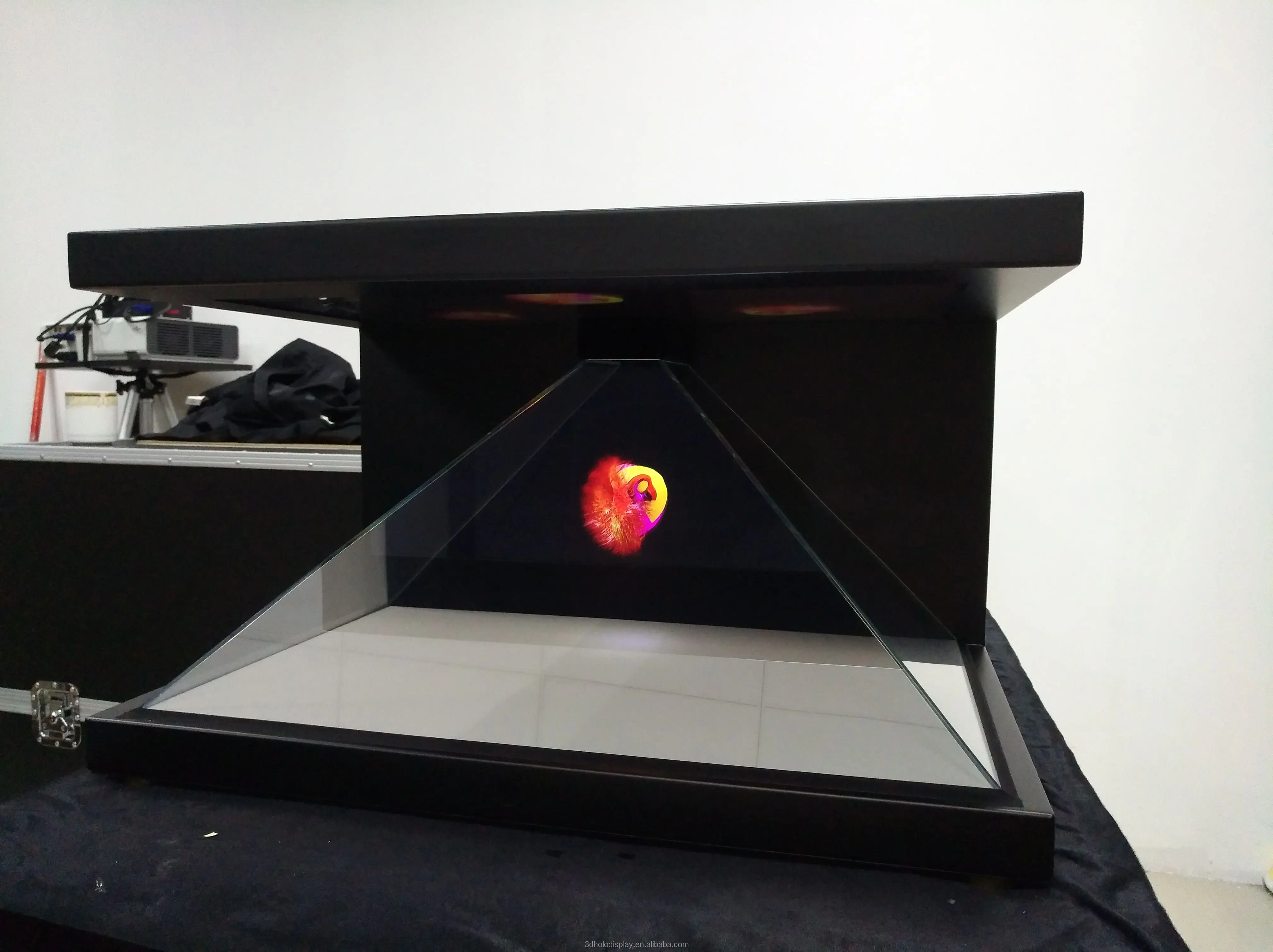 Hologram Virtual Cube Pyramid 3D Holographic Projection Full HD, View