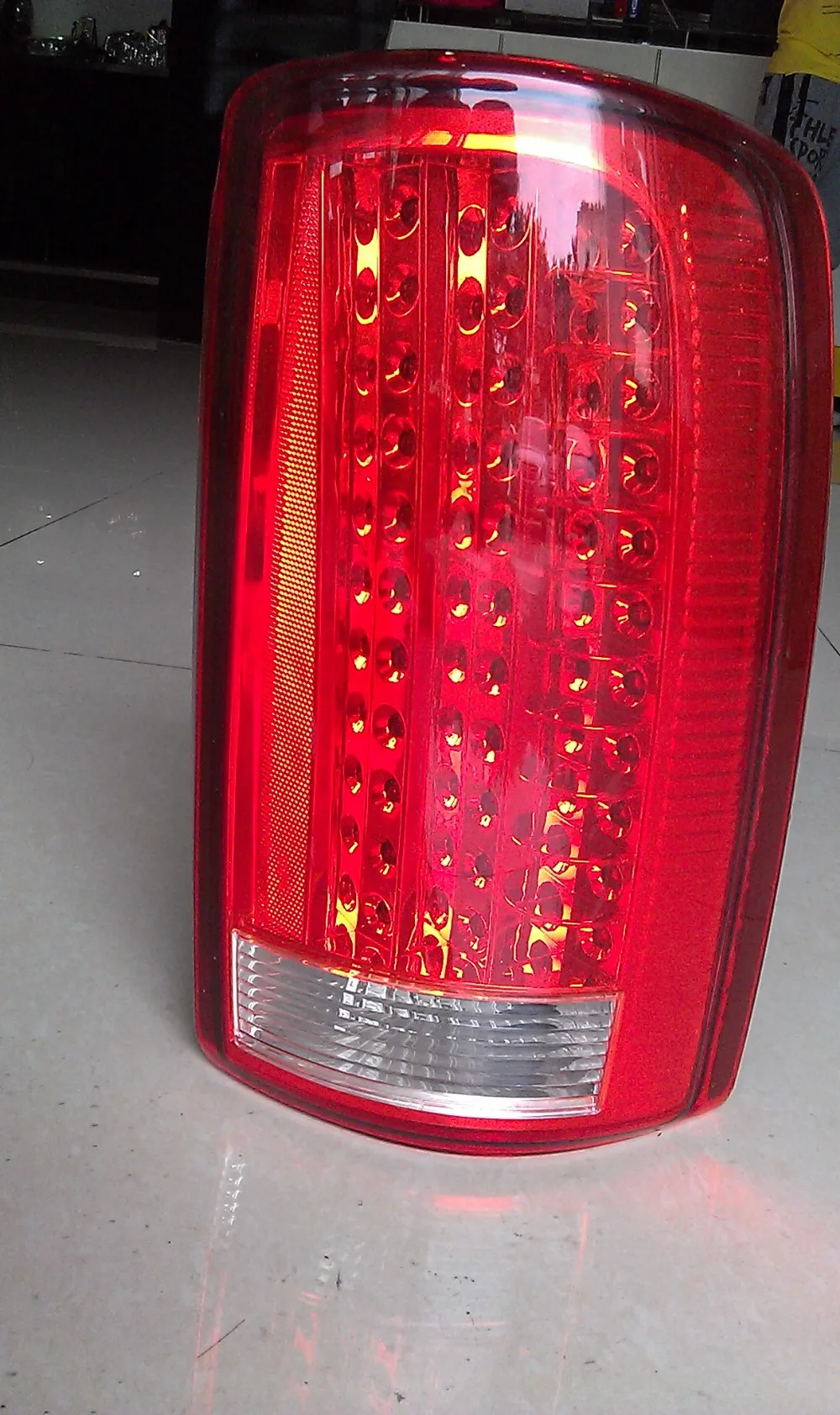 Vland Auto Car Lights For 2000 2003 2004 2005 2006 2007 GMC LED Tail Lamp Factory Wholesale Car Accessory Tail Light
