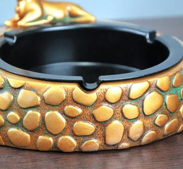 Polyresin Decorative Deer Antler Ashtray In Rustic Hunting Lodge