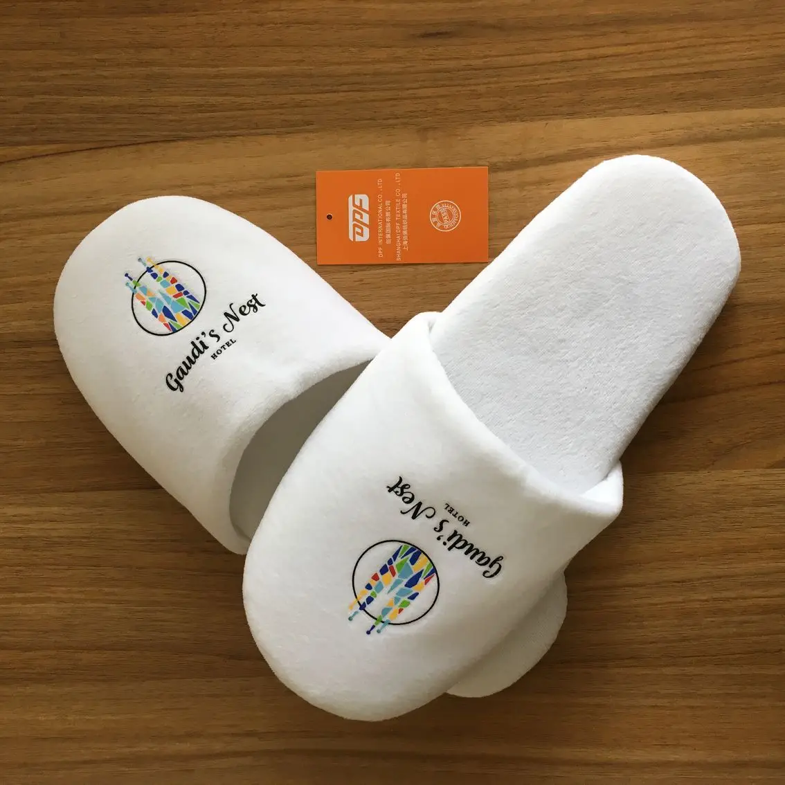 Disposable Cheap Hotel Slippers Spa Slippers Custom Embroidery Hotel