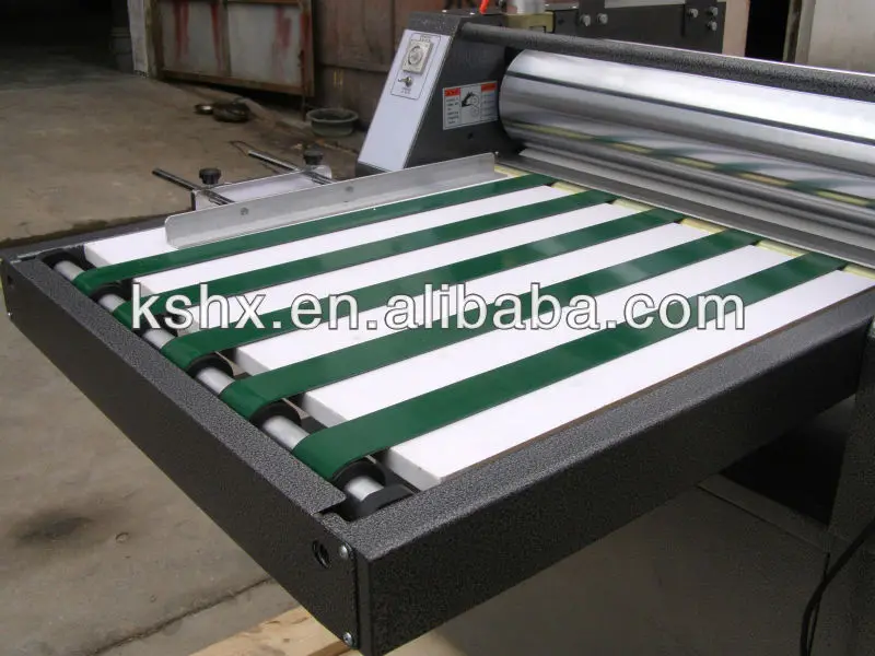 conveyor belt for feeding sheet