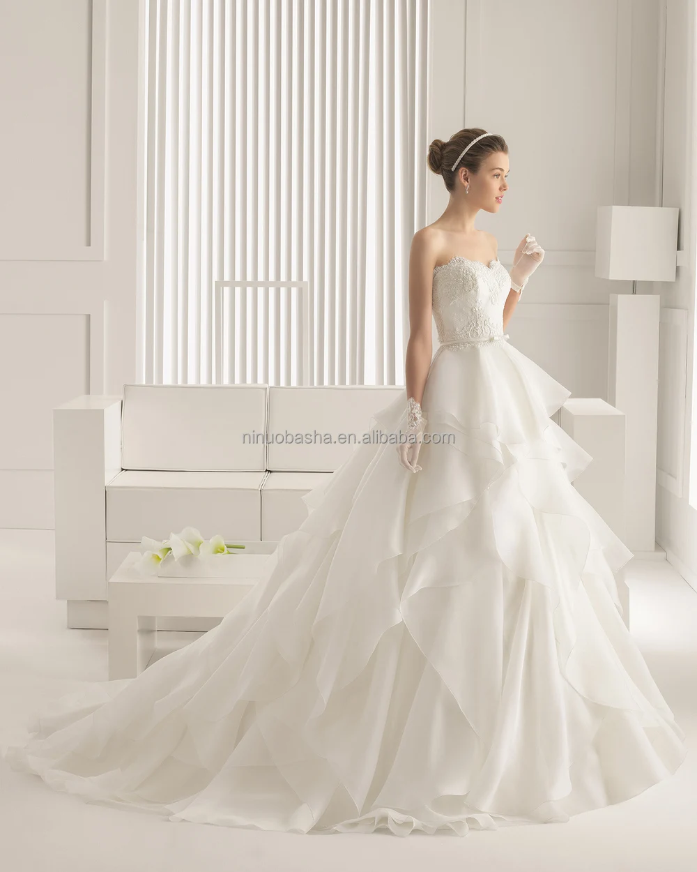 Gorgeous 2015 Sweetheart Lace Bodice Ruffled Organza Skirt Long Ball Gown Wedding Dress With Lace Jacket Custom Made NB1032