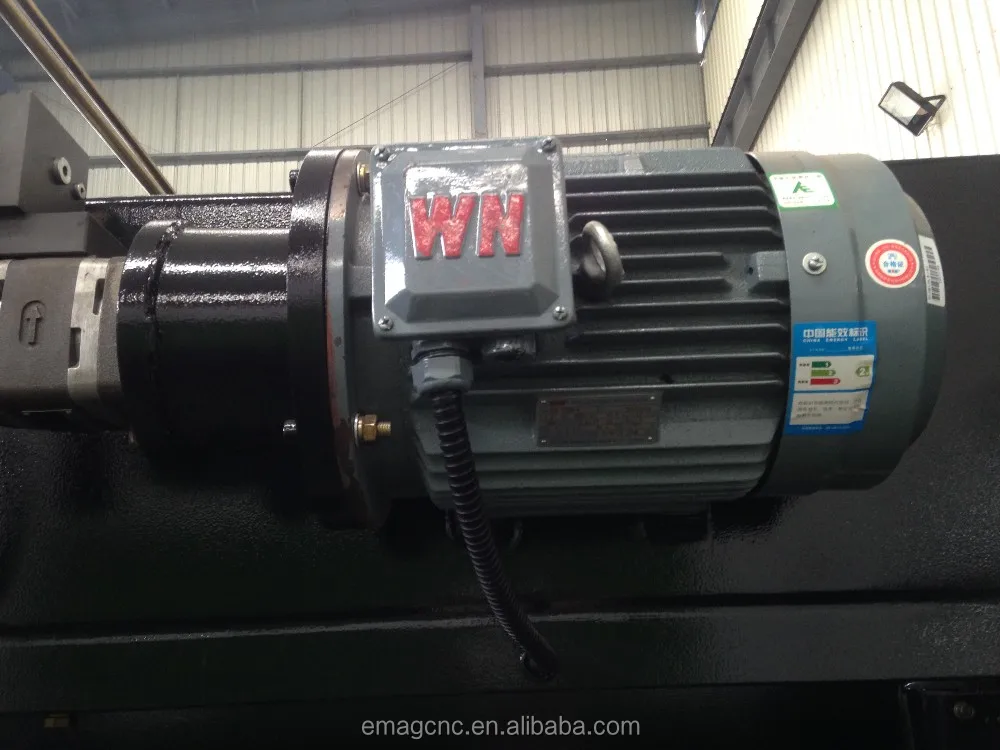 4 oil pump motor of CNC press brake.JPG