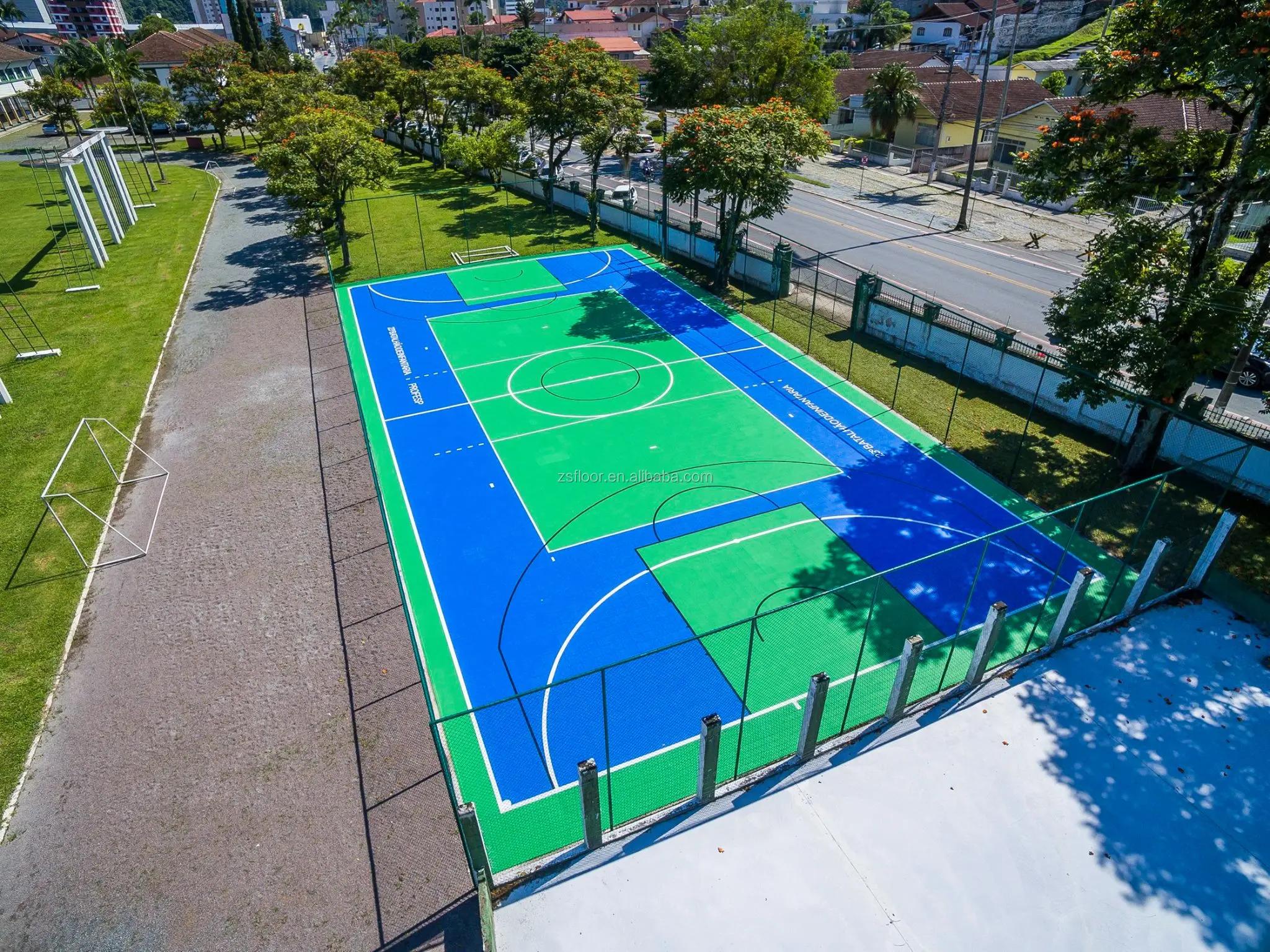 Multi-sports-court (1)