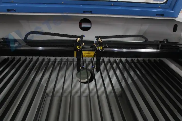 laser cutting machine