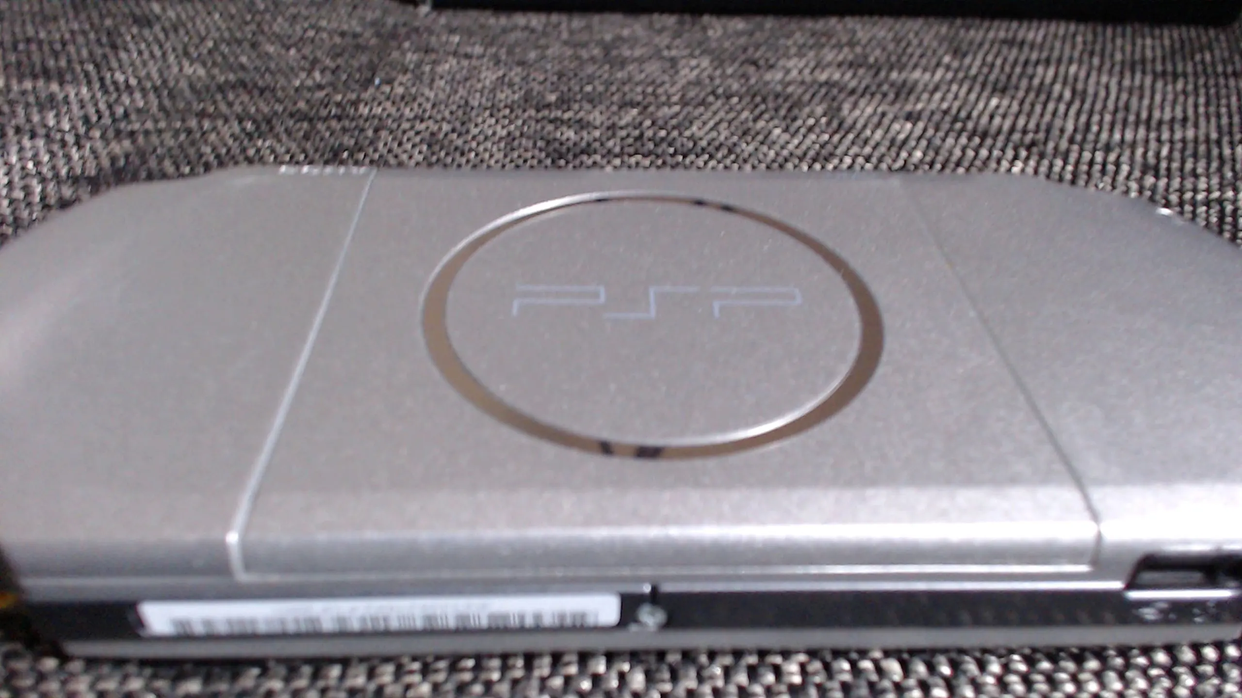 Dos mystic silver. PSP 3000 Limited Edition.