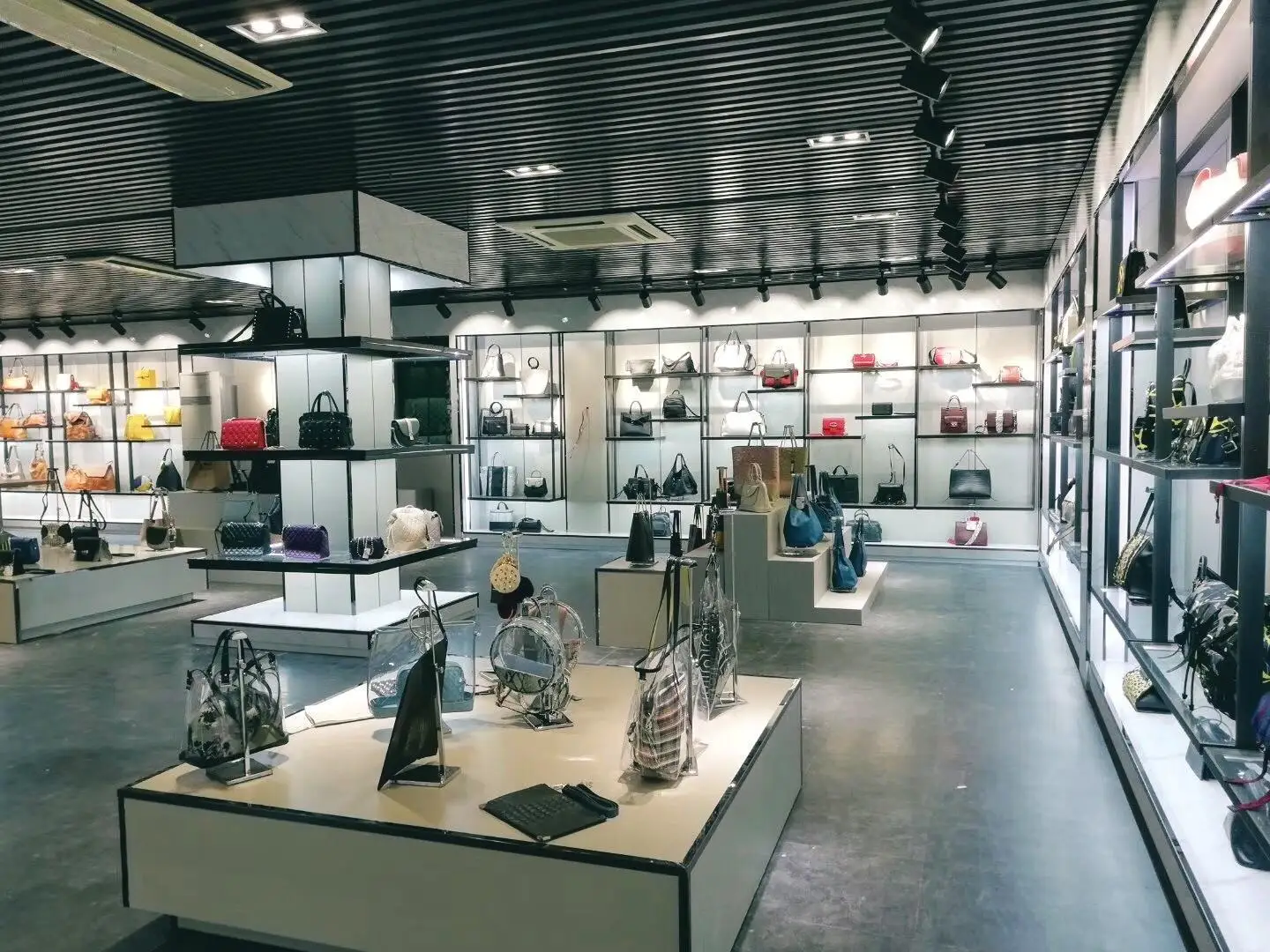 Gionar showroom 3.jpeg