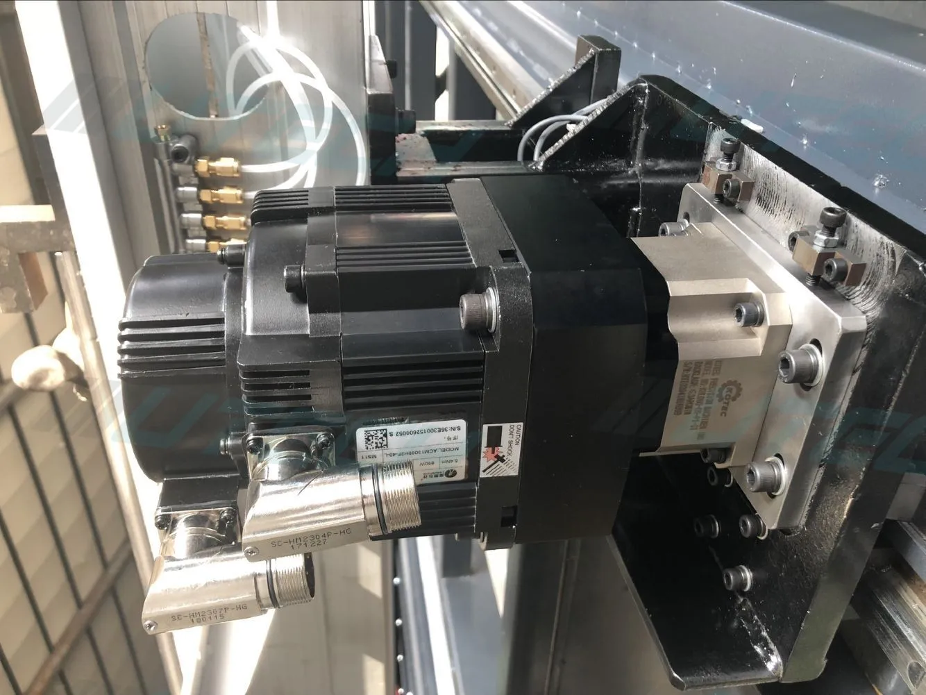 Low cost metal fiber laser cut machine for engineering machinery 1530