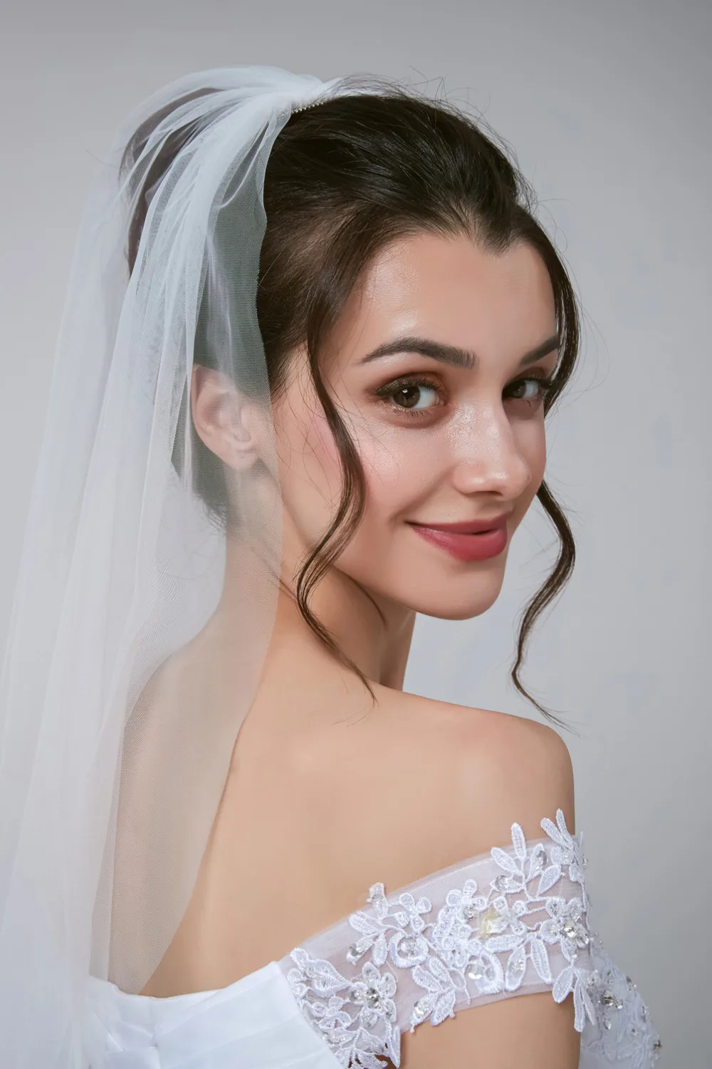 廉价的白色新娘面纱修剪短薄纱婚礼面纱 - buy soft tulle wedding