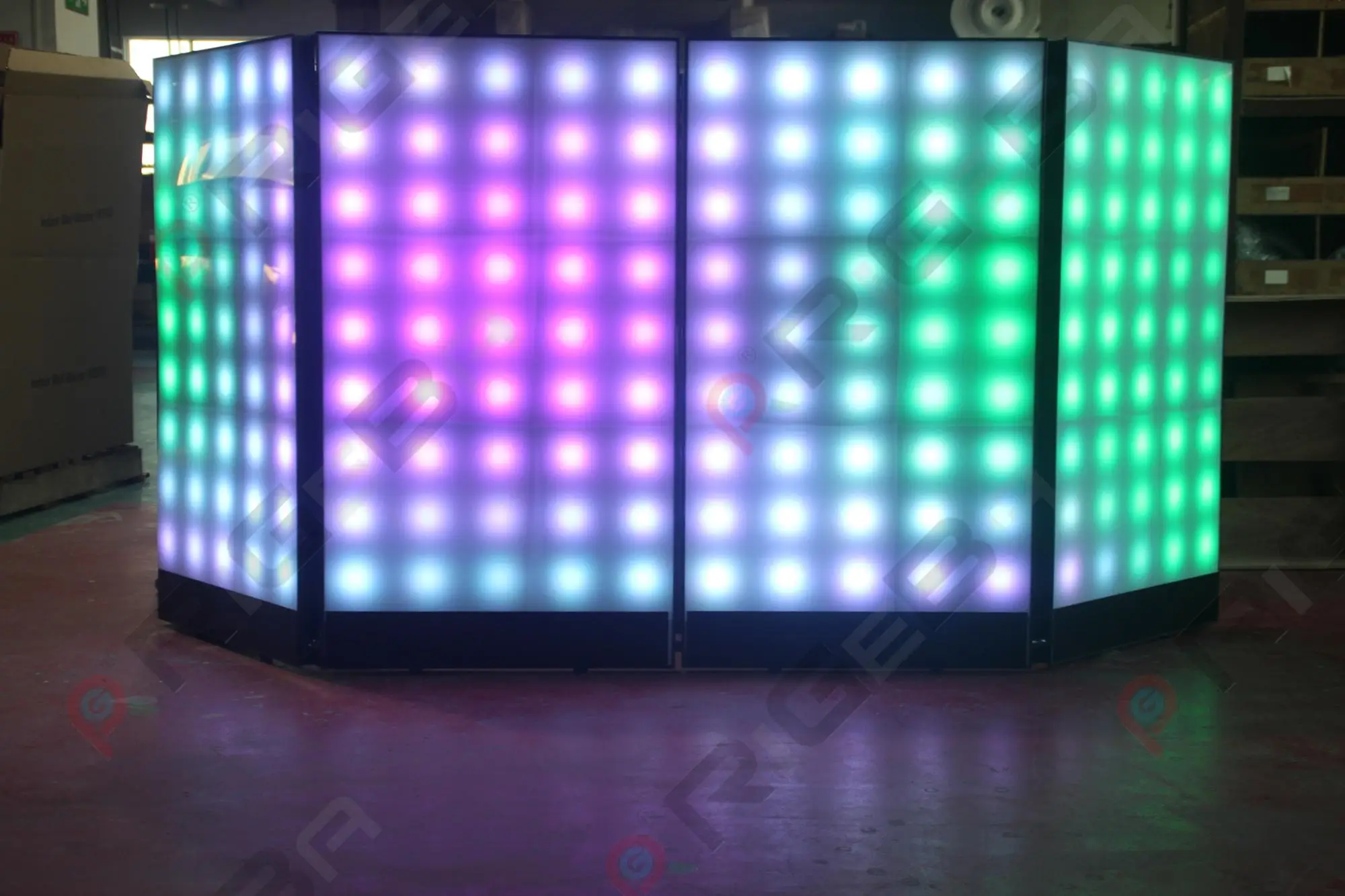 Display flash. Светодиодный фасад для диджея. DJ фасад светодиодный. DJ кабины. DJ фасад.