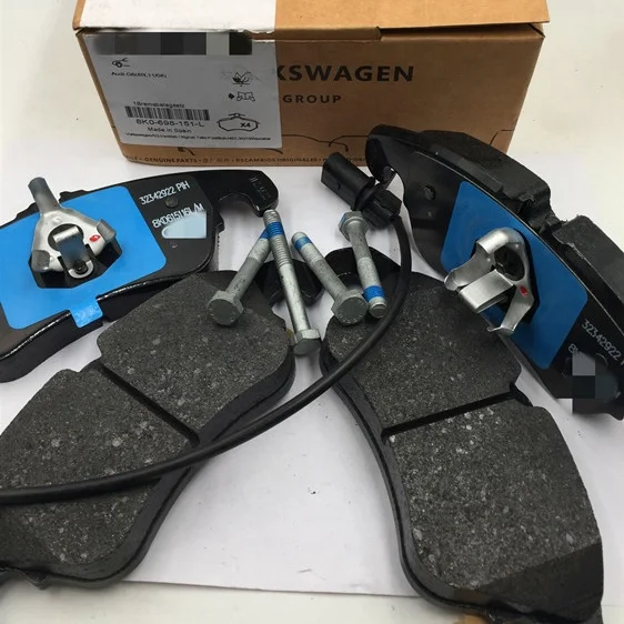 B8 B9 Q5 C6 Q7 High Quality Rear Brake Pad Set For Audi A4 A6 A8 Rear