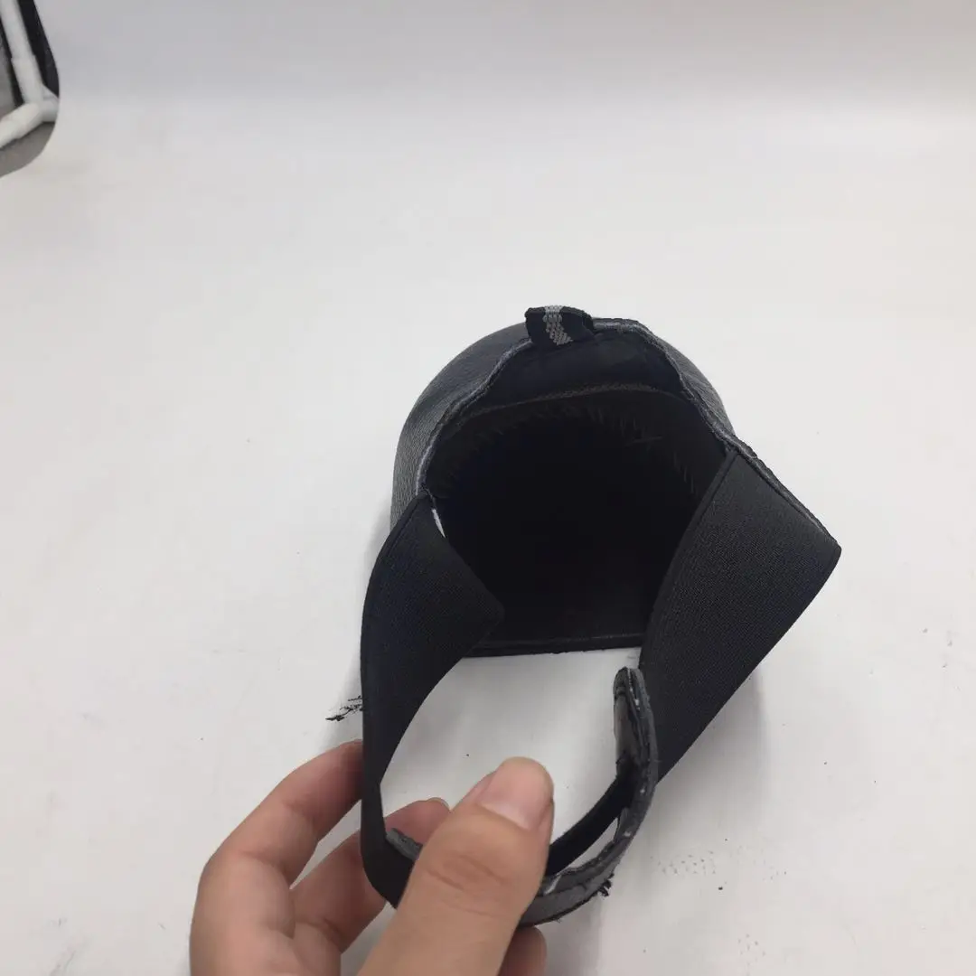 带钢脚趾的访客安全鞋盖