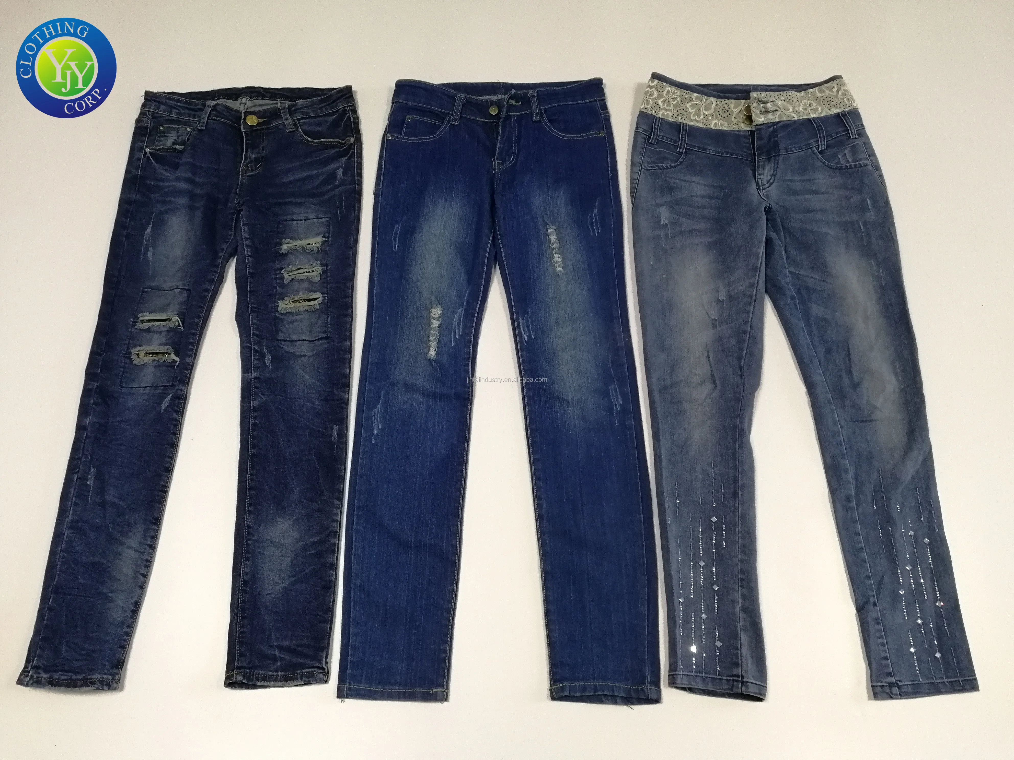 Used jeans. Фото бракованной одежды.