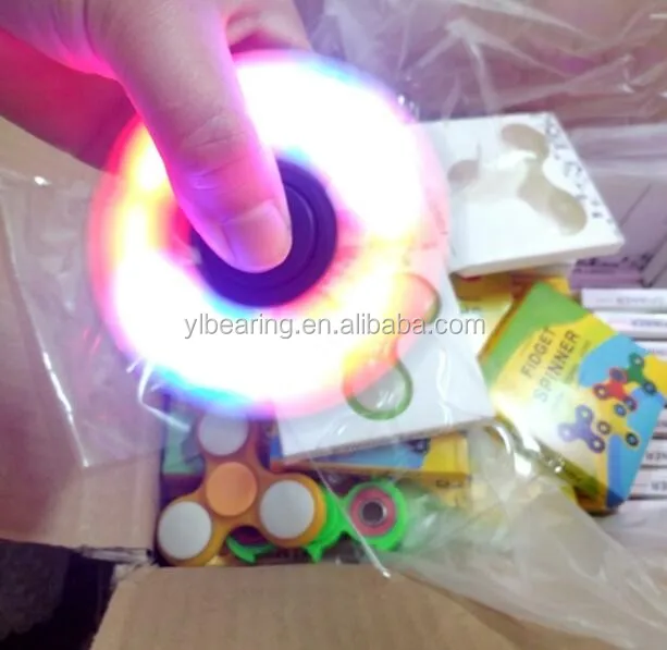 R&eacute;tro-&eacute;clairage En C&eacute;ramique ou En M&eacute;tal portant fidget spinner avec LED lumi&egrave;res main spinner