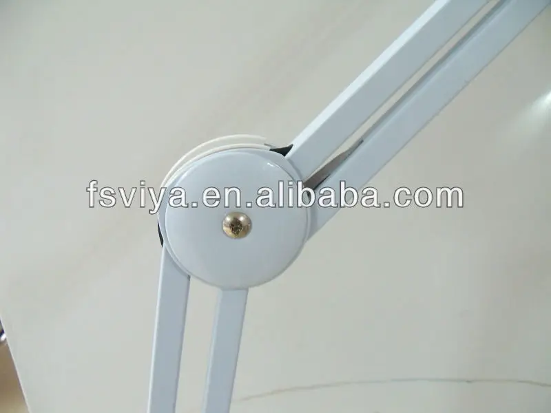 Floor Standing Salon Magnifier Lamp With Lens