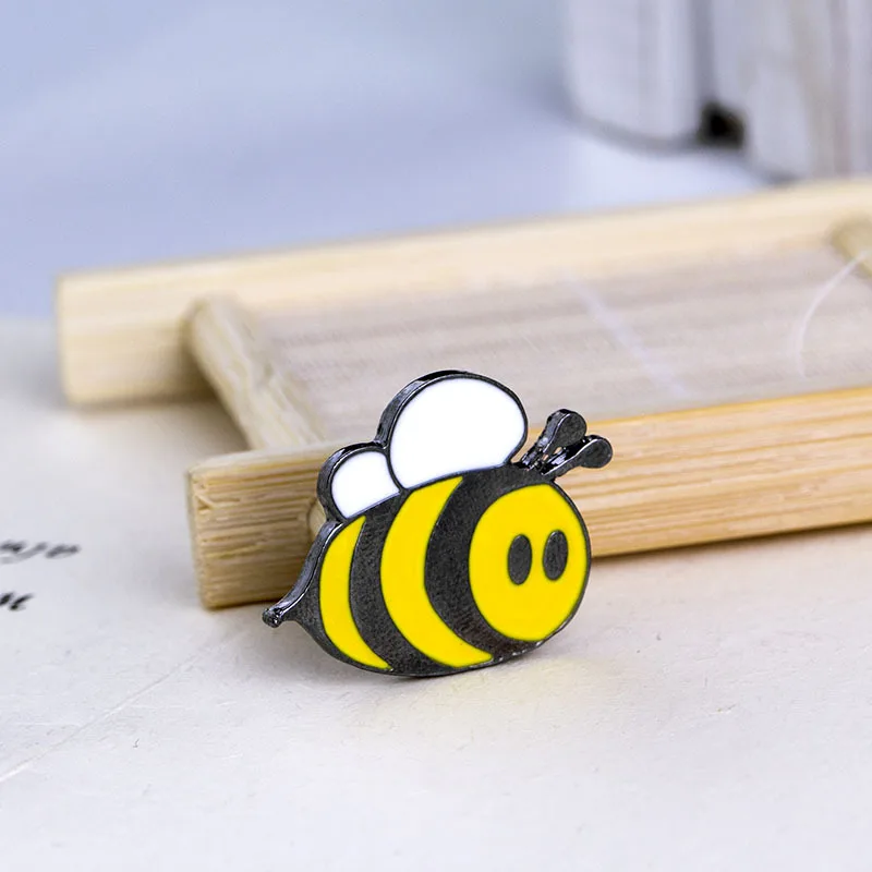 Happy Bumblebee Honey Wholesale Bee Pins Lapel Pins Enamel Pin Badge