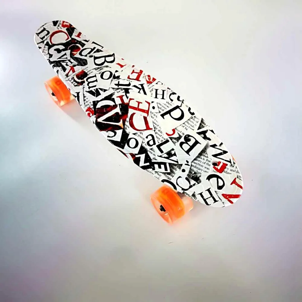 生日礼物最新 22英寸彩色塑料滑板鱼滑板出售