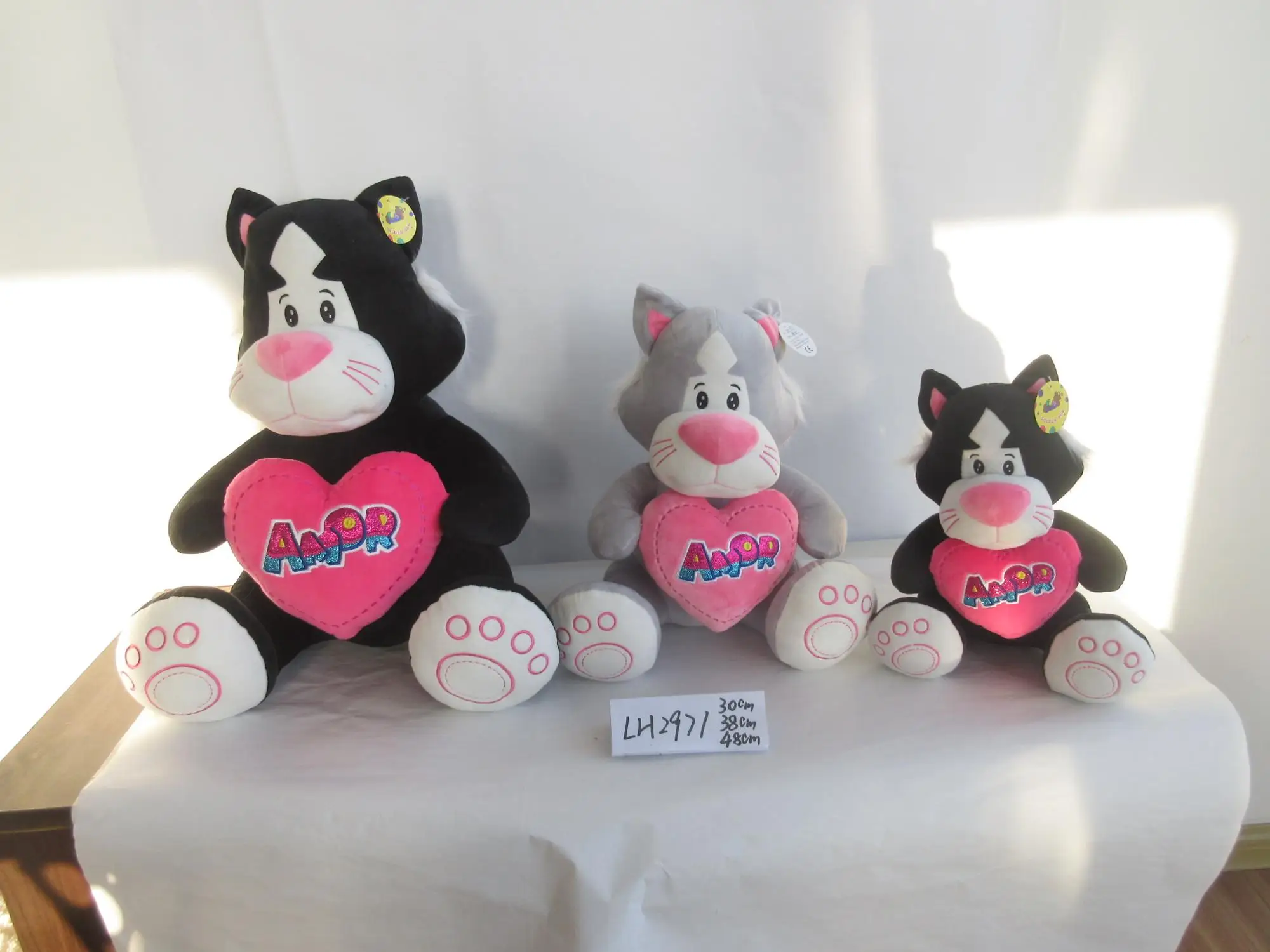 valentine plush cat