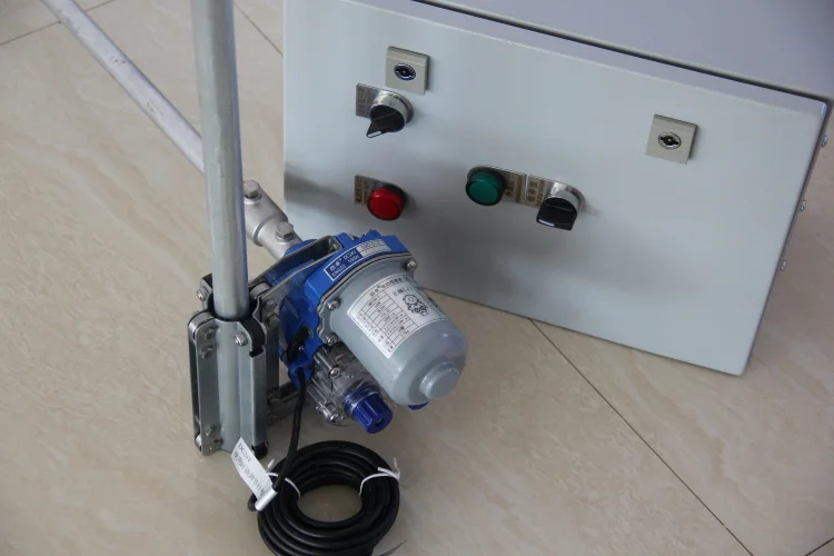 electric roll-up.JPG